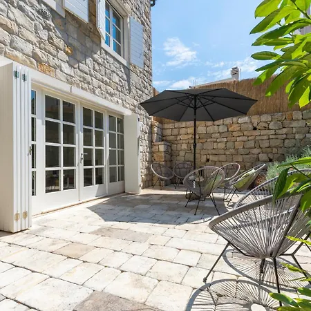 Holiday home Stunning Home In Split With Outdoor Swimming Pool