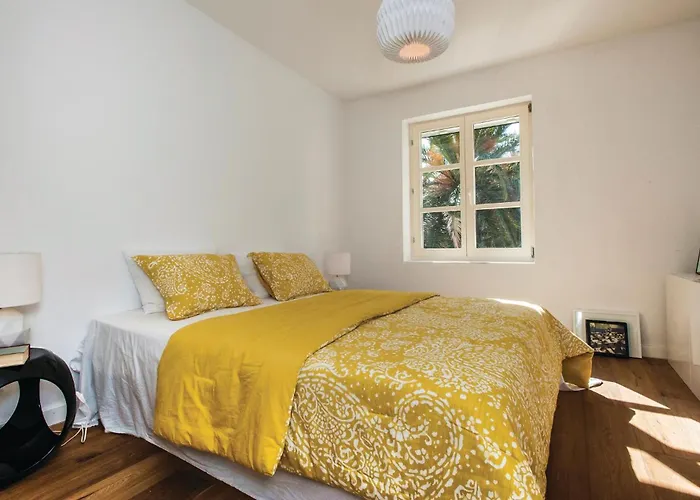 Stunning In With Sauna Split